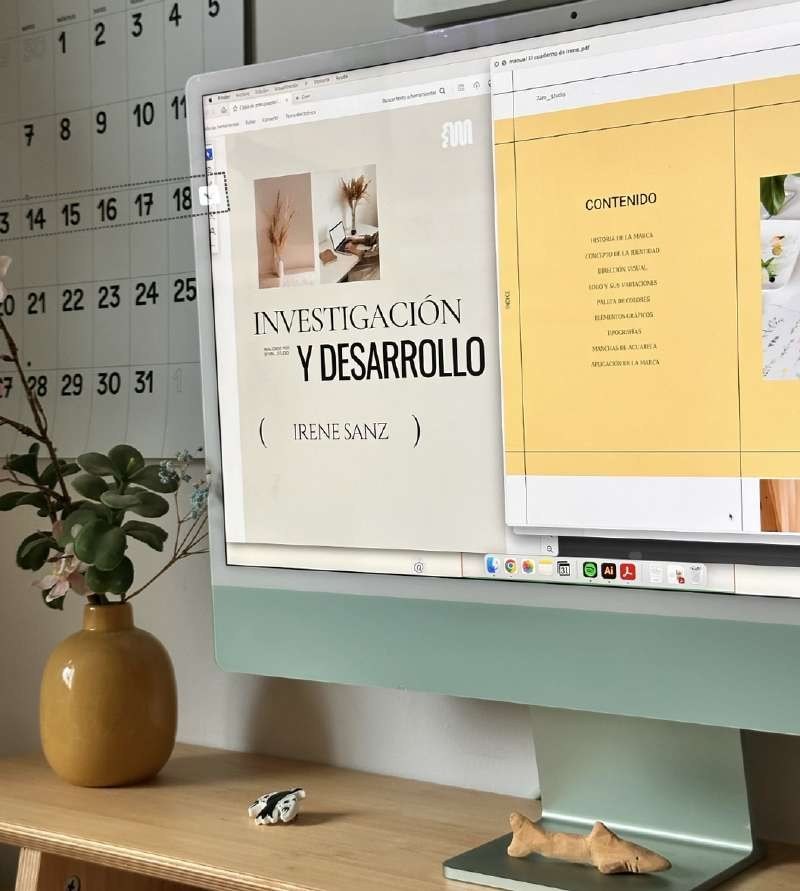 Pantalla con un dossier en proceso de diseño